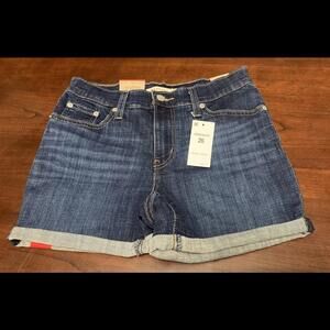 Levi Strauss Women's Mid Rise Mid Length Slim Hip Denim Short Size 26